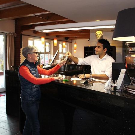 Hotel Alexander Koln フレッヒェン エクステリア 写真