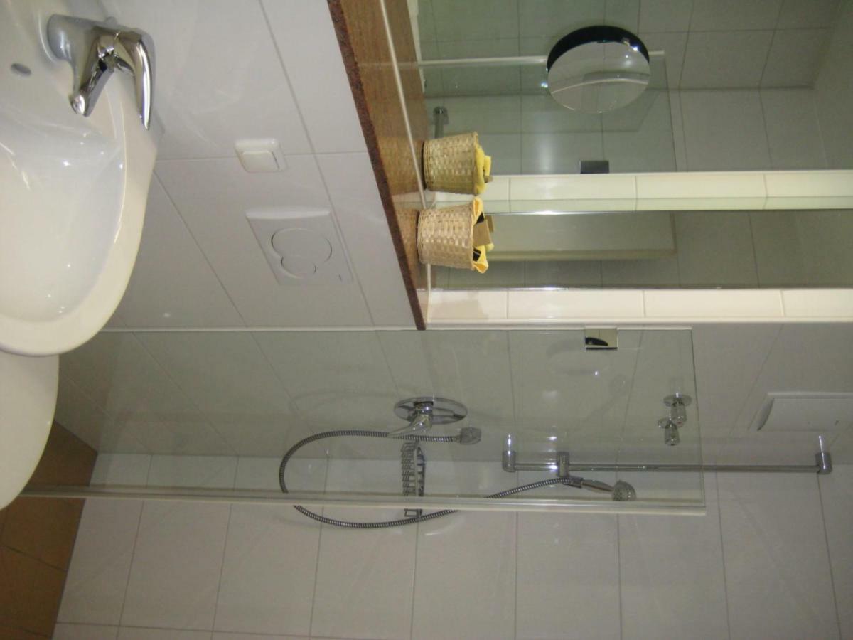 Hotel Alexander Koln フレッヒェン エクステリア 写真